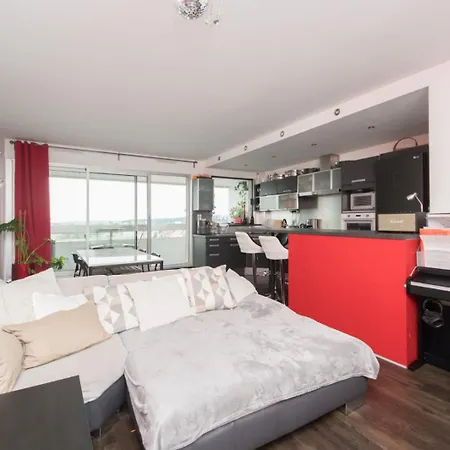 Apartment Buttes Chaumont Paris